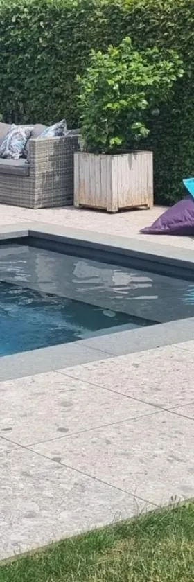 PINE COTTAGE- 5 minutes Francorchamps - charme -piscine-calme-jardin，位于Sart的酒店