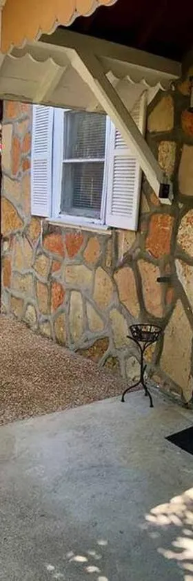 Tuscany Dream Rock Cottage/#8，位于尤里卡斯普林斯的酒店