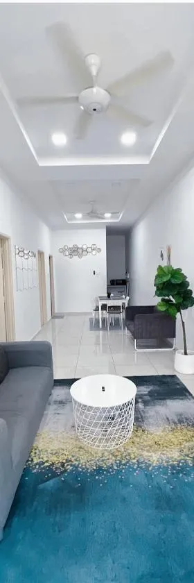 ZR D'Jembal Homestay, Gong Badak，位于瓜拉丁加奴的酒店