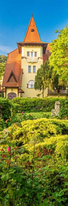 Fried Kastély Hotel Simontornya，位于Simontornya的酒店