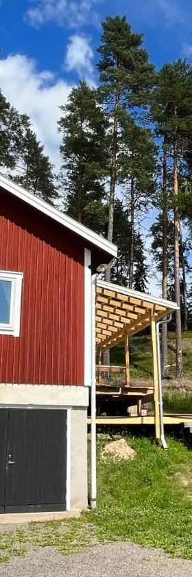 Röda Stugan，位于Likenäs的酒店
