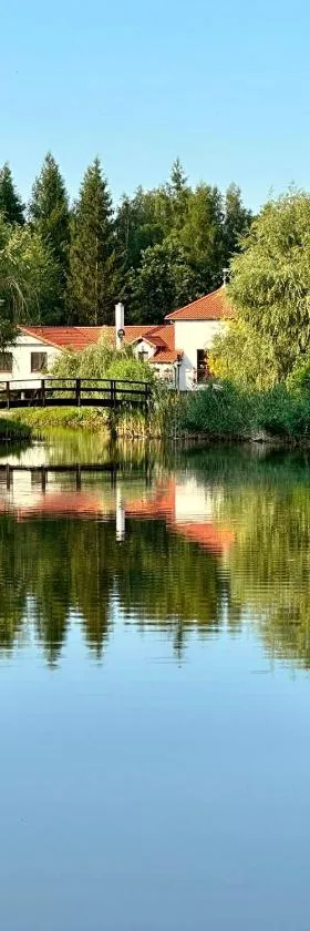 Osada Gęsin，位于Zabór的酒店
