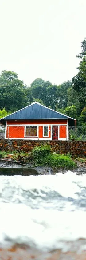 Water Vibes Mamalakandam，位于Neriyamangalam的酒店