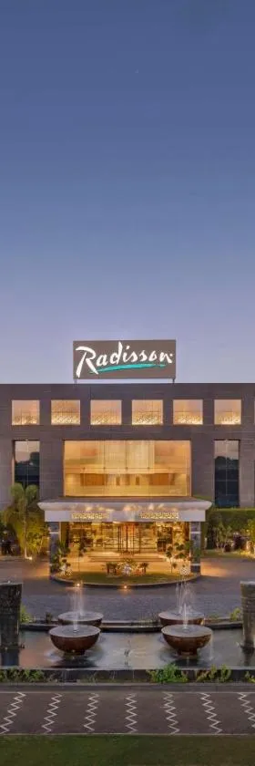 Radisson Resort & Spa Kandla，位于甘德希罕的酒店