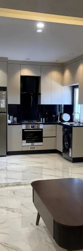 Oqdeh Delux Apartments，位于杰拉什的酒店