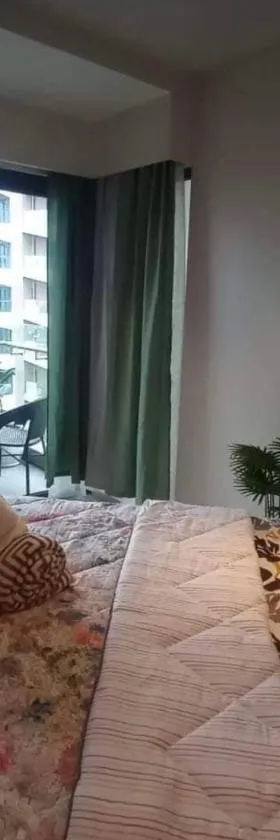 TAMBULI SEASIDE LIVING STAYCATION，位于Maribago的酒店