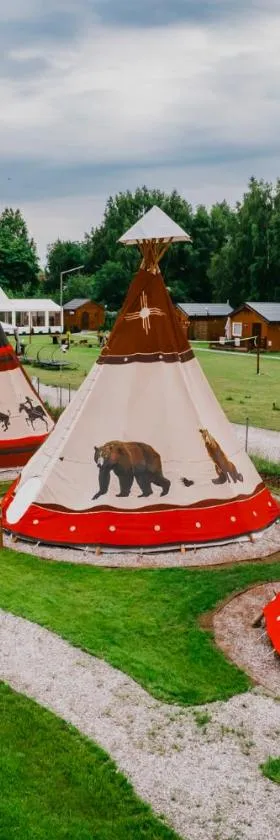 INDIANA CAMP - 150 m od Suntago Park，位于Grabce-Towarzystwo的酒店