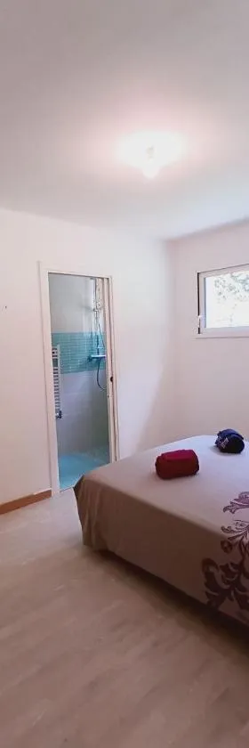 Chambre à louer 15mnn de Grenoble-salle de bain privée-WIFI gratuit，位于芳塔尼尔科尔尼永的酒店
