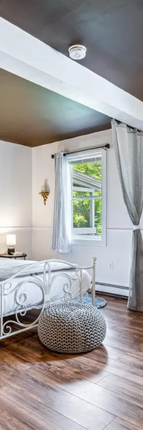 10 min to Mountains Queen Bed Woodstock Suite，位于Bridgewater的酒店