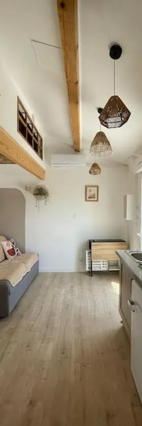 Studio indépendant près Salagou，位于Le Bosc的酒店