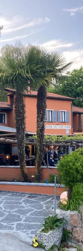 Grotto del Pan Perdü，位于卡罗纳的酒店