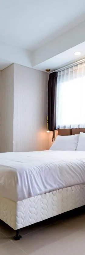 RedLiving Apartemen B Residence BSD - BE Urban Hotel，位于Cilandak的酒店