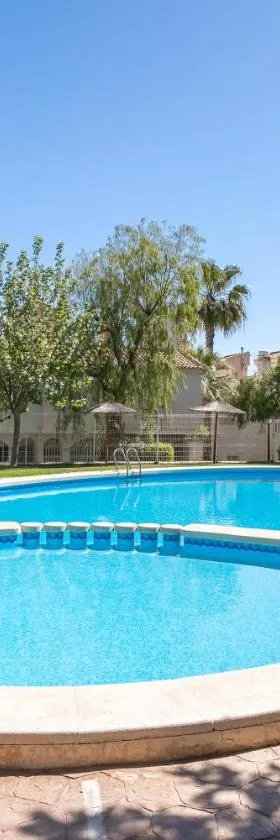 Casa en la playa con piscinas V，位于马力诺港的酒店