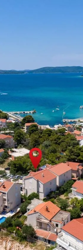 Apartments by the sea Zaboric, Sibenik - 469，位于扎博里克的酒店