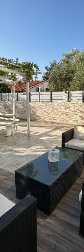 Ocean Waves - Alykes Beach，位于多西亚的酒店