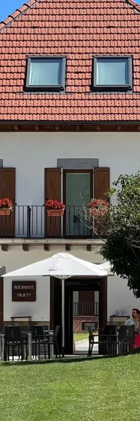 HOTEL RURAL BASQUE IRATI，位于埃斯皮纳尔奥泽皮利的酒店