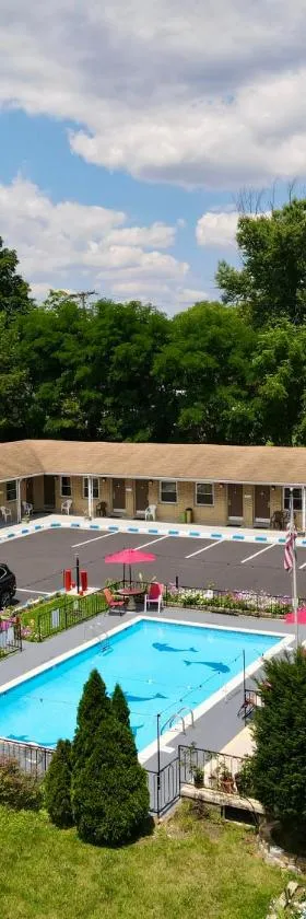 Twi-Lite Inn，位于弗兰特罗亚尔的酒店