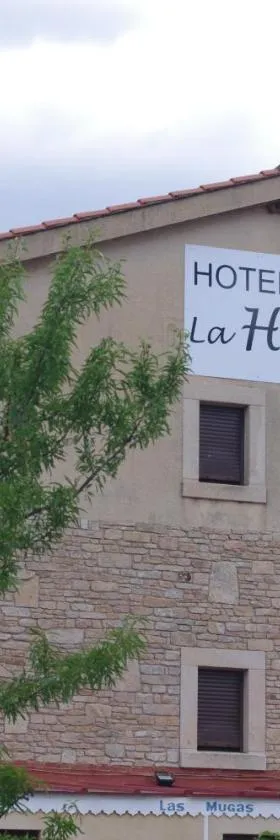 Hotel la Hoja***，位于阿尔德亚达维拉德拉里韦拉的酒店