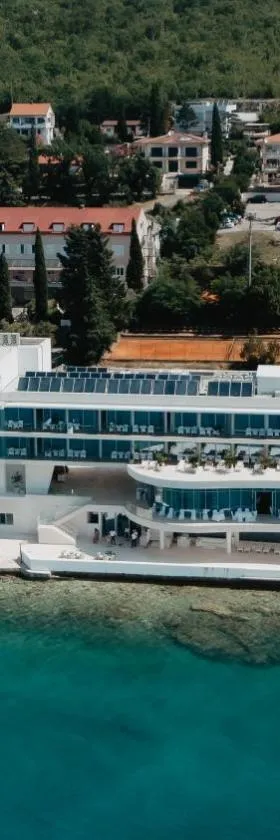 Luxury Hotel Amabilis，位于塞尔瑟的酒店