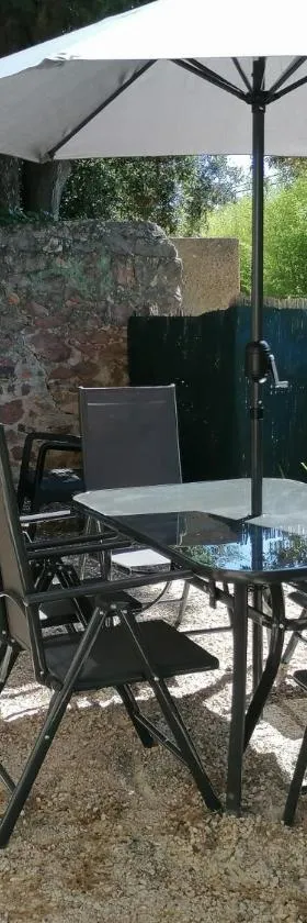 Comme à la maison, T3 tout confort pour 8, jardin au calme，位于拉克罗的酒店