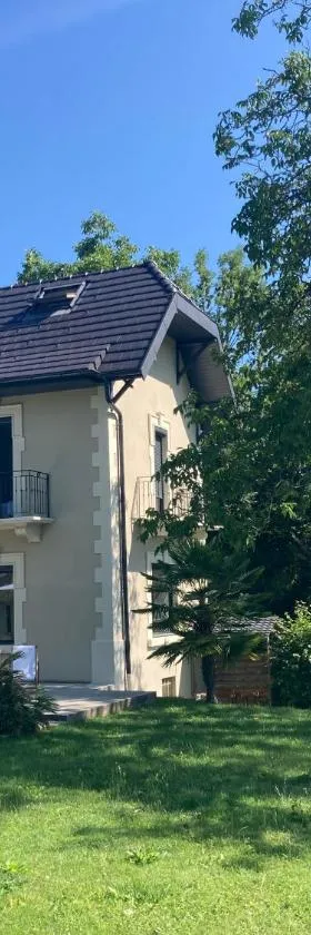 Villa Côte des Vignes I Annecy 15' x Genève 30'，位于Charvonnex的酒店