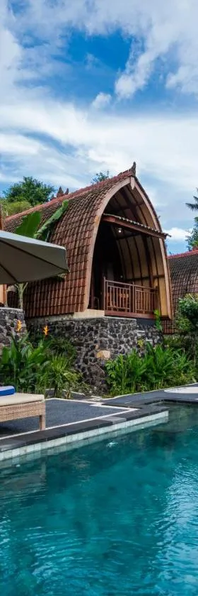 Lumbung Seraya Villa，位于卡朗阿森的酒店