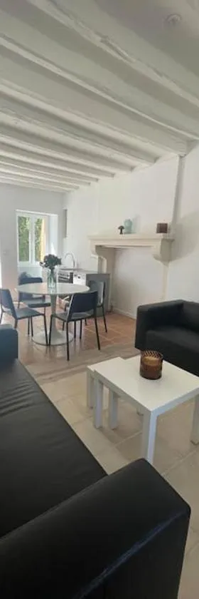 Charmante maison à la campagne，位于Sainte-Fauste的酒店