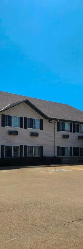 Eagle Ridge Inn，位于Le Claire的酒店
