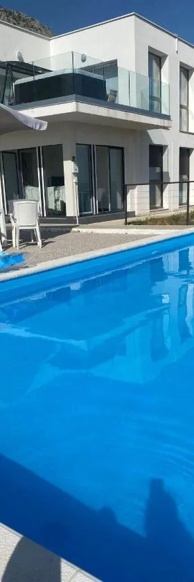APARTMAN U PRIZEMLJU S 2 SOBE，位于斯坦尼奇的酒店