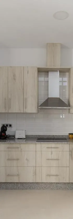 apartamentos El-Hizan，位于劳哈尔德亚恩达拉斯的酒店
