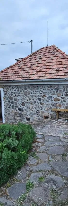 Somlói Vándor Lodge，位于Somlóvásárhely的酒店