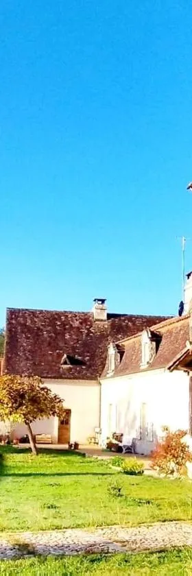Les Jardins de la Beylie - Chambre d'hôtes，位于Preyssac-dʼAgonac的酒店