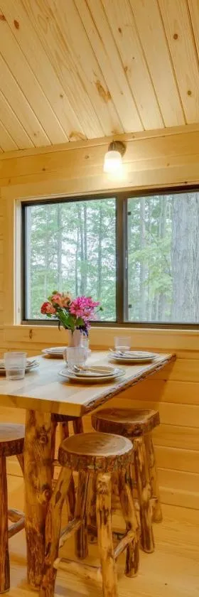 Mtn-View Middlebury Center Cabin Deck and Grill!，位于Middlebury Center的酒店