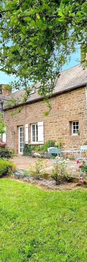 La bremande，位于Saint-Georges-de-Reintembault的酒店
