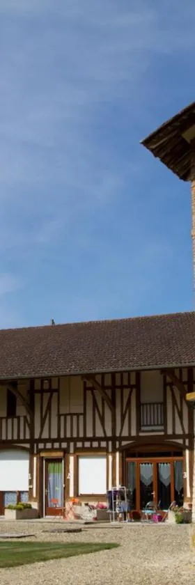 Gîtes du Château de Crespy，位于Crespy-le-Neuf的酒店