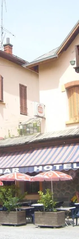 里莱斯拉克酒店，位于勒洛泽于拜的酒店