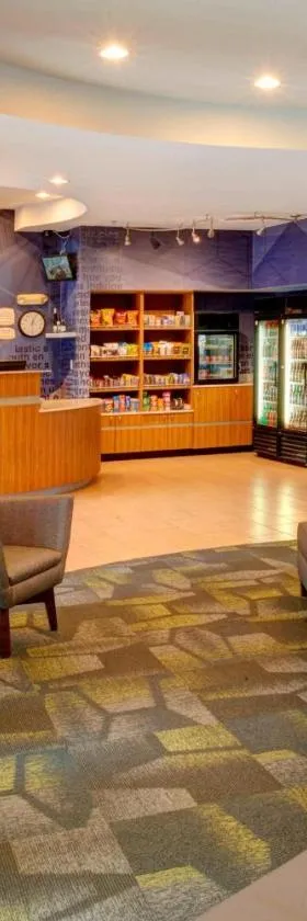 布伦特伍德圣路易斯春季山丘套房酒店，位于Brentwood的酒店