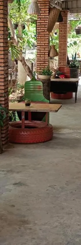 Happy Homestay - Local Vibe，位于Phumĭ Puŏk Chăs的酒店