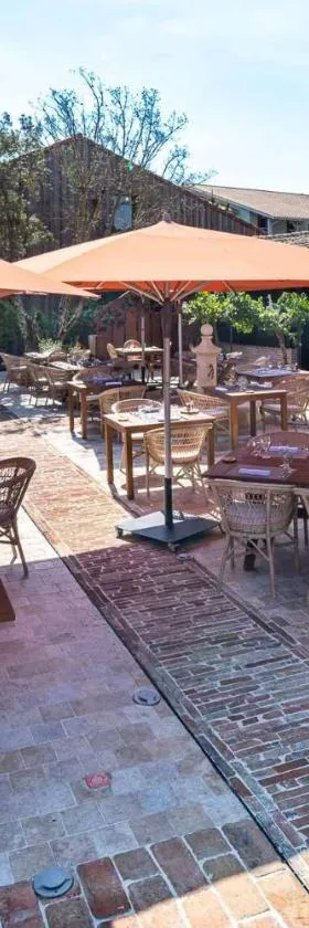 Hôtel-Restaurant Le Résinier，位于Le Barp的酒店