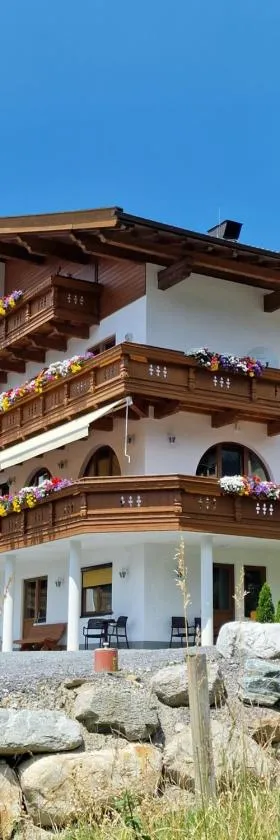 Hotel Romantica Jerzens，位于耶岑斯的酒店