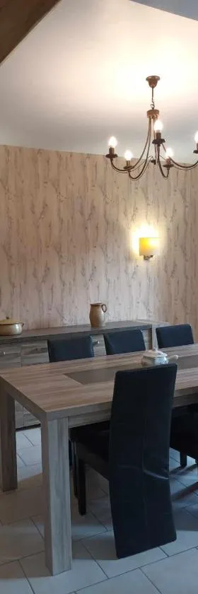 Chez Tartine，位于Thénioux的酒店