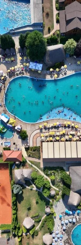 S Club Resort Hotel Aqua Park and Spa，位于贝尔格莱德的酒店