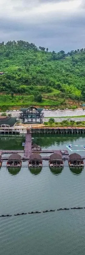 ลีฟ เลค กาญจน์ รีสอร์ท，位于Ban Hin Hak的酒店