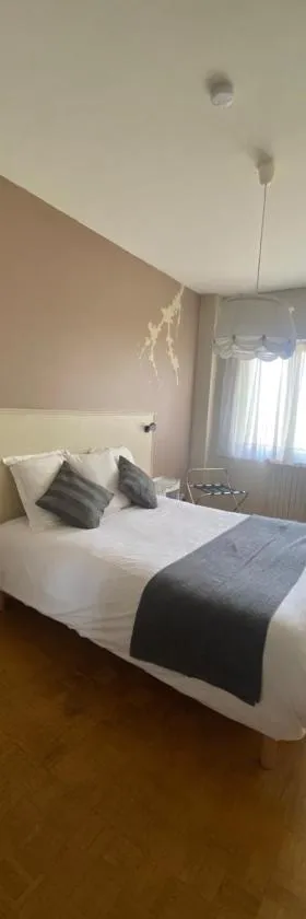 Logis L'Auberge du Gros，位于Silly-sur-Nied的酒店