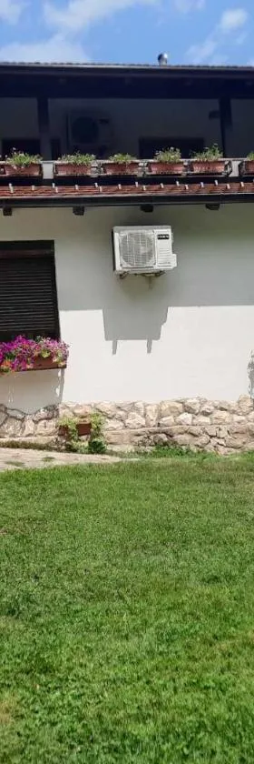 Apartman Slapovi，位于Krupa na Vrbasu的酒店