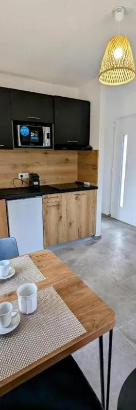 Appartement T2 en Corse dans résidence avec piscines proche de Porto Vecchio，位于Lecci的酒店