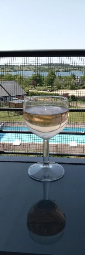 Lacs de l'eau d'heure B25，位于Erpion的酒店