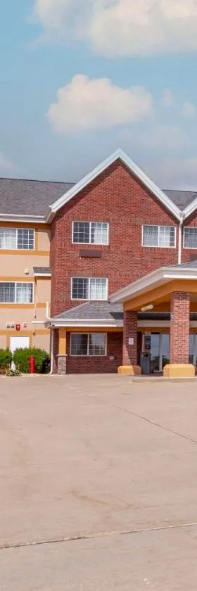 MainStay Suites Dubuque at Hwy 20，位于迪比克的酒店