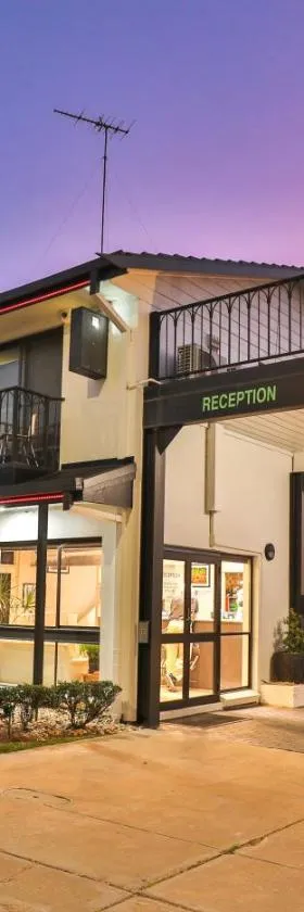 林荫大道汽车旅馆，位于米尔迪拉的酒店