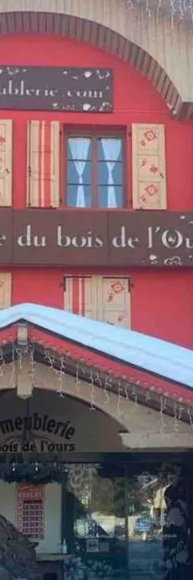 Grand appartement aux Rousses au dessus de la Meublerie du bois de l'ours，位于莱鲁斯的酒店